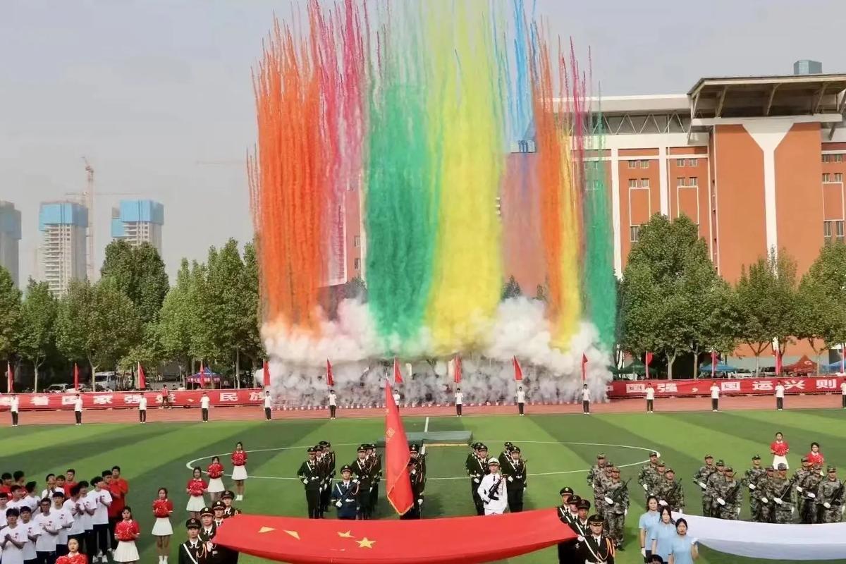 累背后的坚
